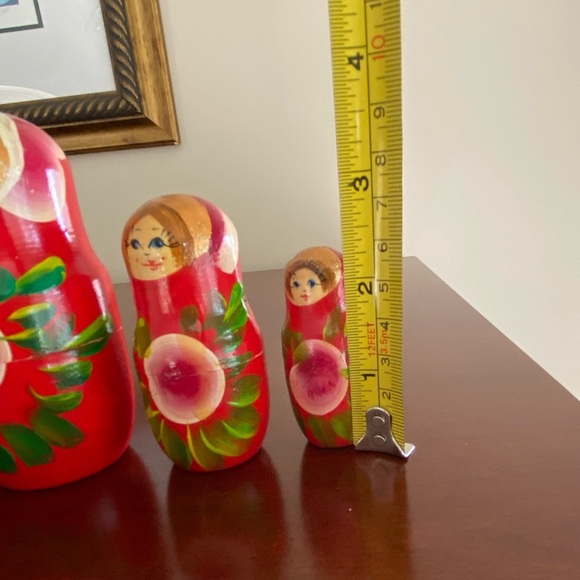 Matryoshka 5 Piece Nesting Dolls Red with Hand-Painted Flowers - Picture 8 of 8